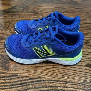 NEW BALANCE KID'S 680 V6 RUNNING SHOE (Size 2)